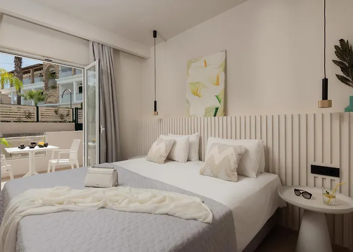 Nikos & Maria Studios II